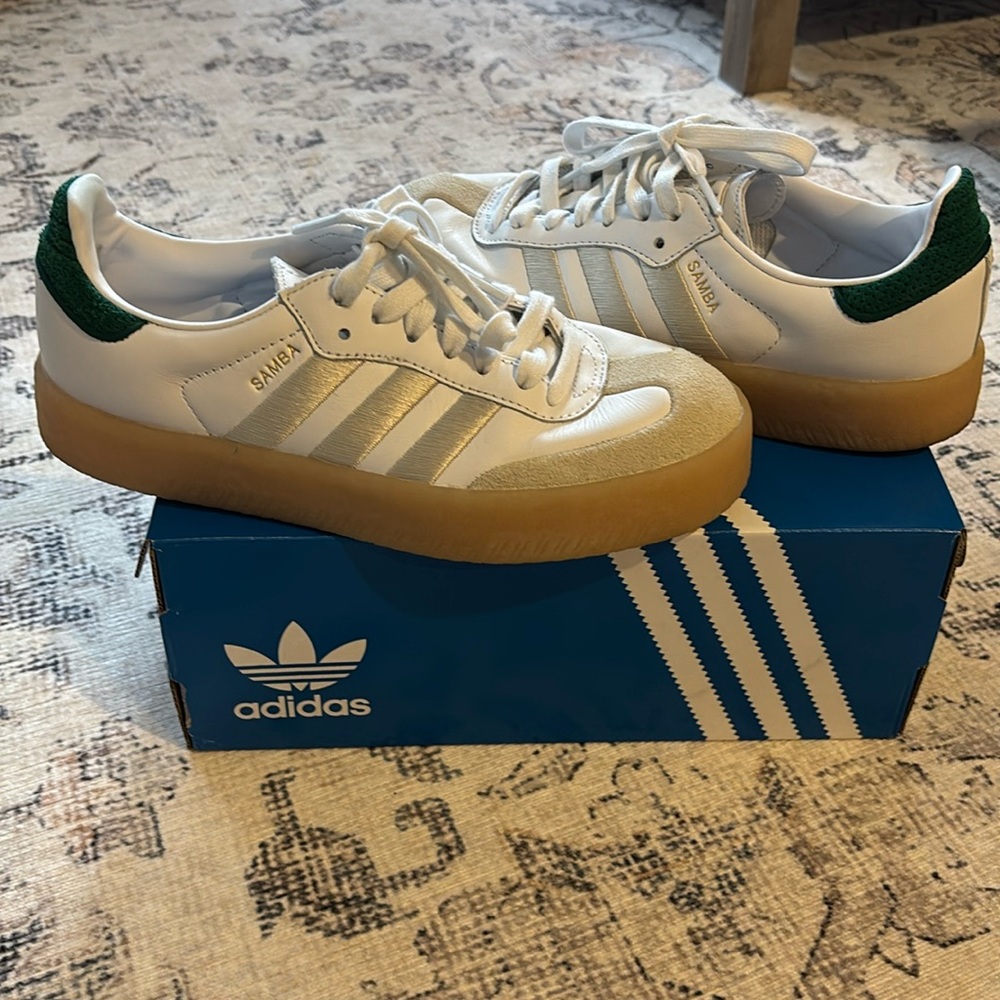 Women’s sambas